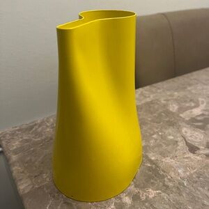 Vase/Watering can, bright yellow 17 cm
